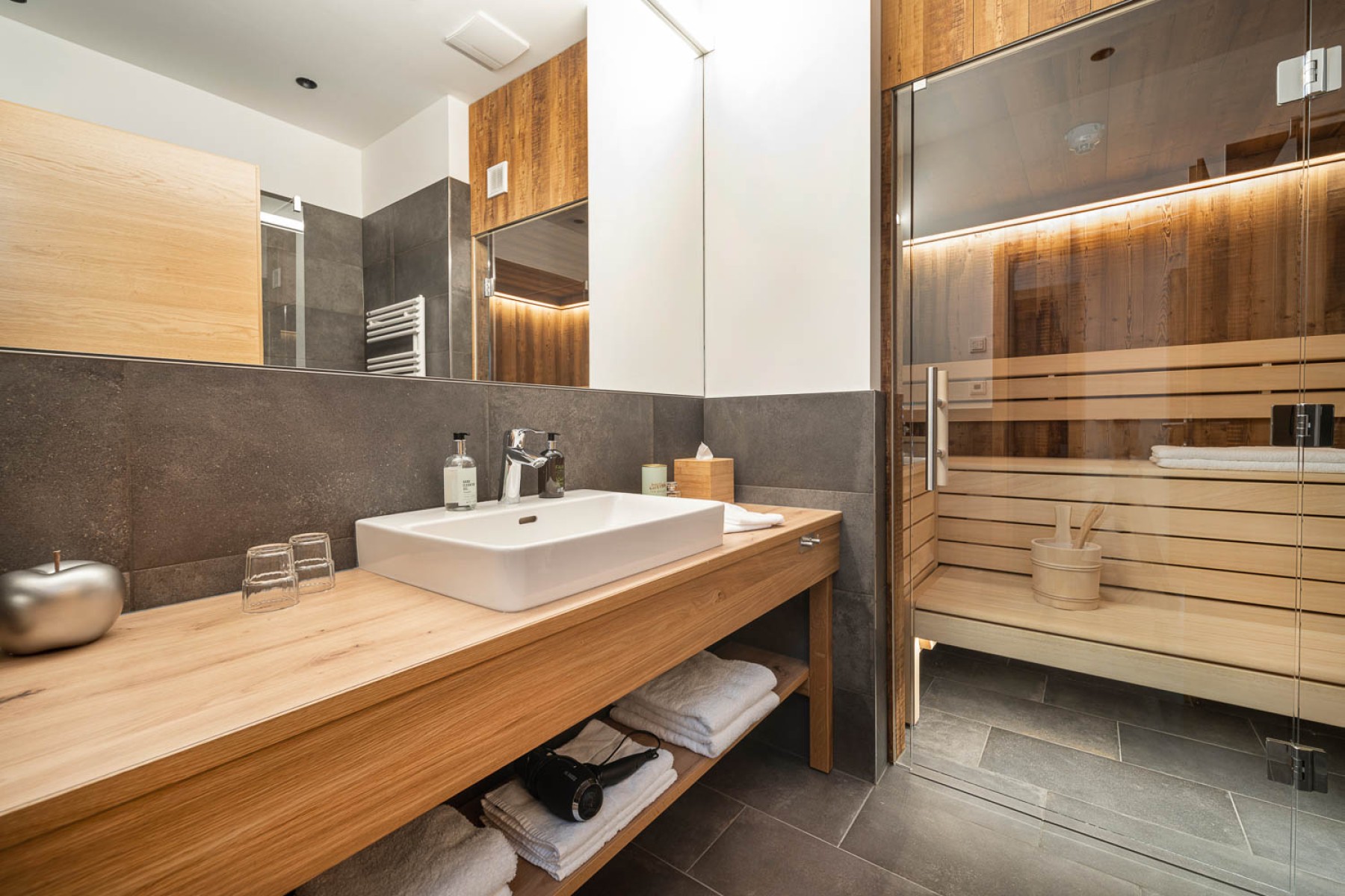 Badezimmer mit Sauna