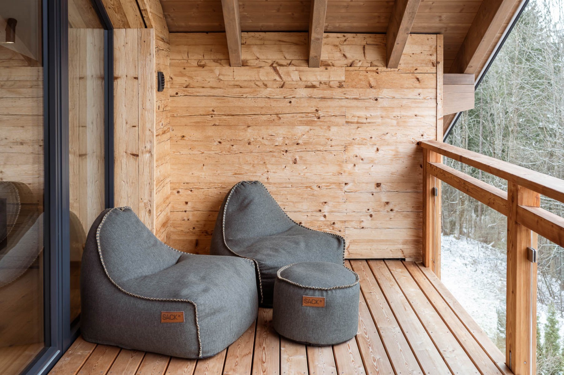 Sitzsäcke auf dem Balkon vom Appartement